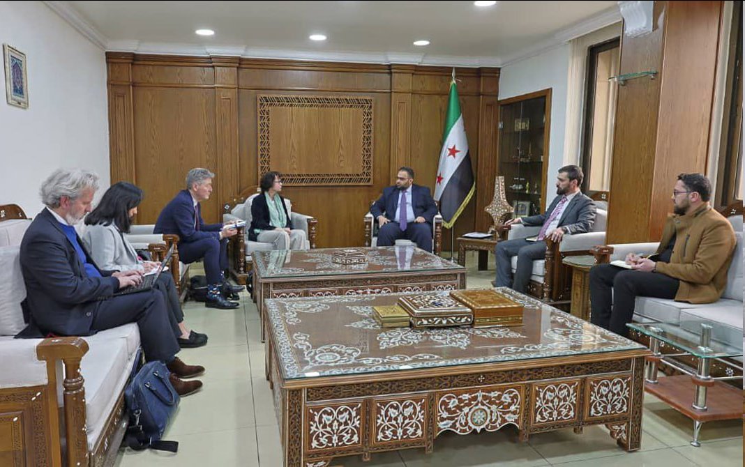 وزير الاقتصاد يؤكد أنه ستتم هيكلة المؤسسات بما يتلاءم مع نظام السوق الحر
