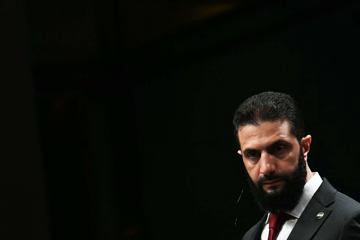 الشرع يؤكد رفضه اعادة تجربة الحرب الطائفية في سوريا ما عزز الخلاف مع القاعدة