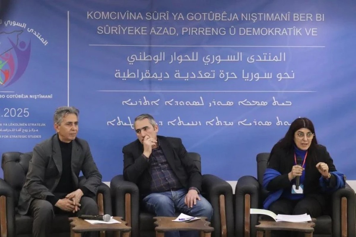 الحوار ركز على تقريب وجهات النظر بين النخب السياسية