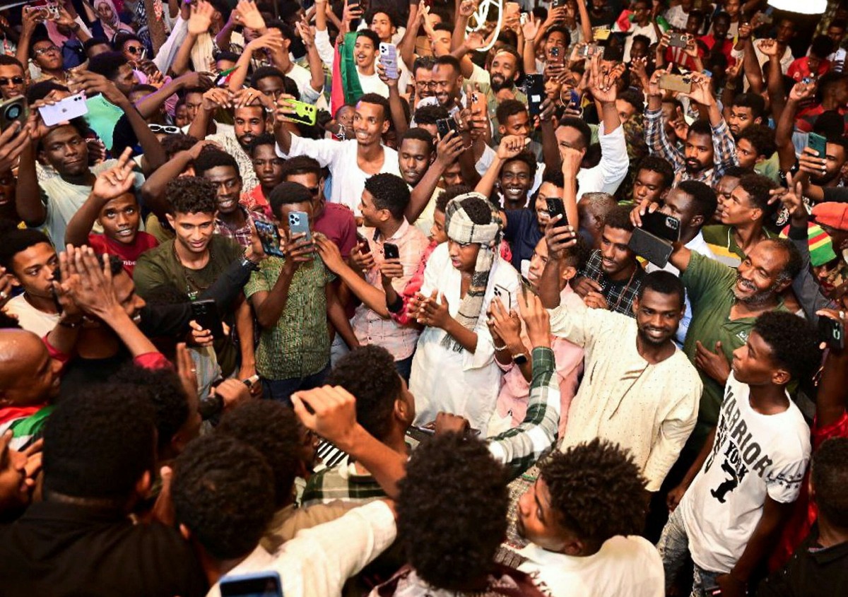 شوارع مدينة بورتسودان تشهد احتفالات   