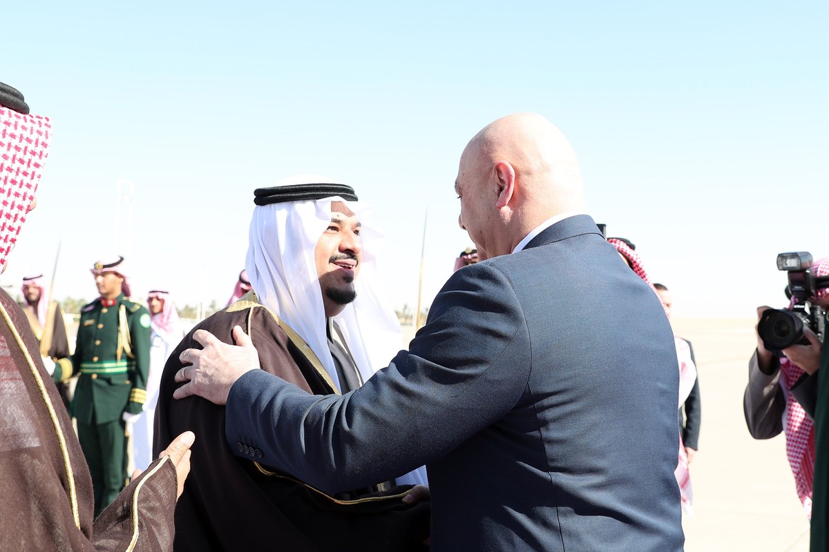 عون يؤكد أن زيارته إلى السعودية فرصة لتقوية العلاقات 