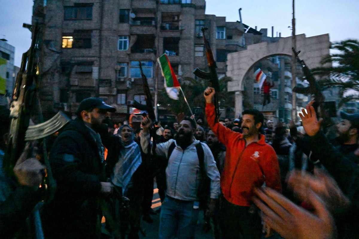 الهدوء الحذر يعود إلى المدينة