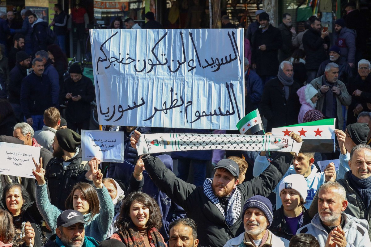 أهالي السويداء يؤكدون رفضهم التدخل الخارجي