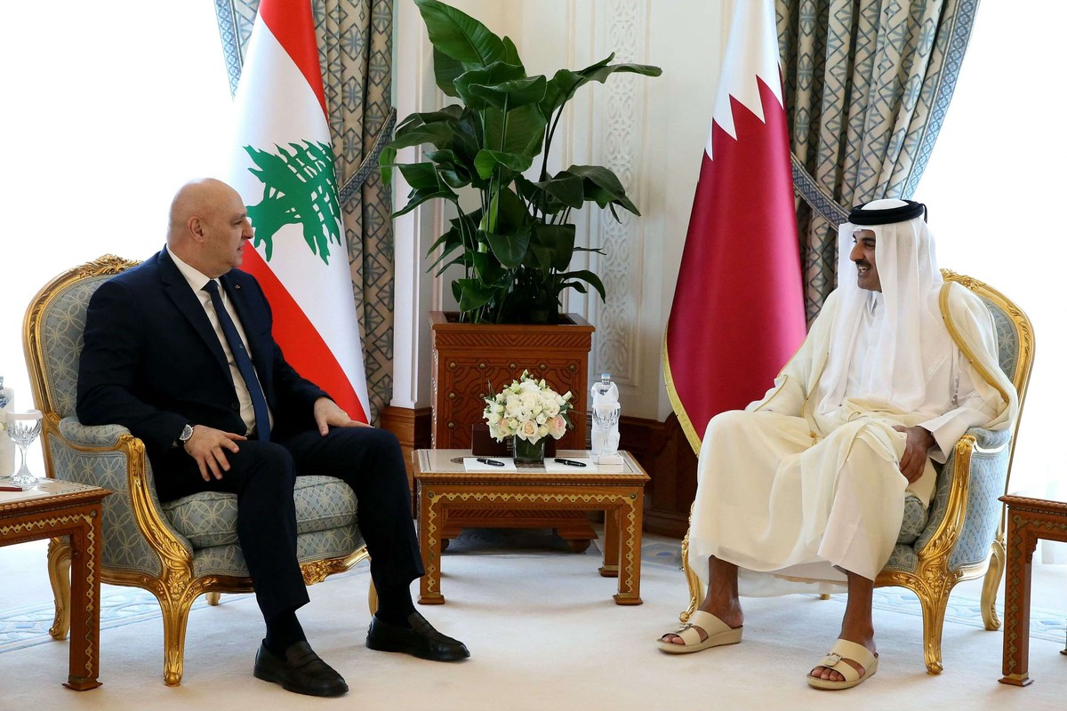 أمير قطر يصف زيارة عون إلى الدوحة بأنها 'مهمة' و'تاريخية'
