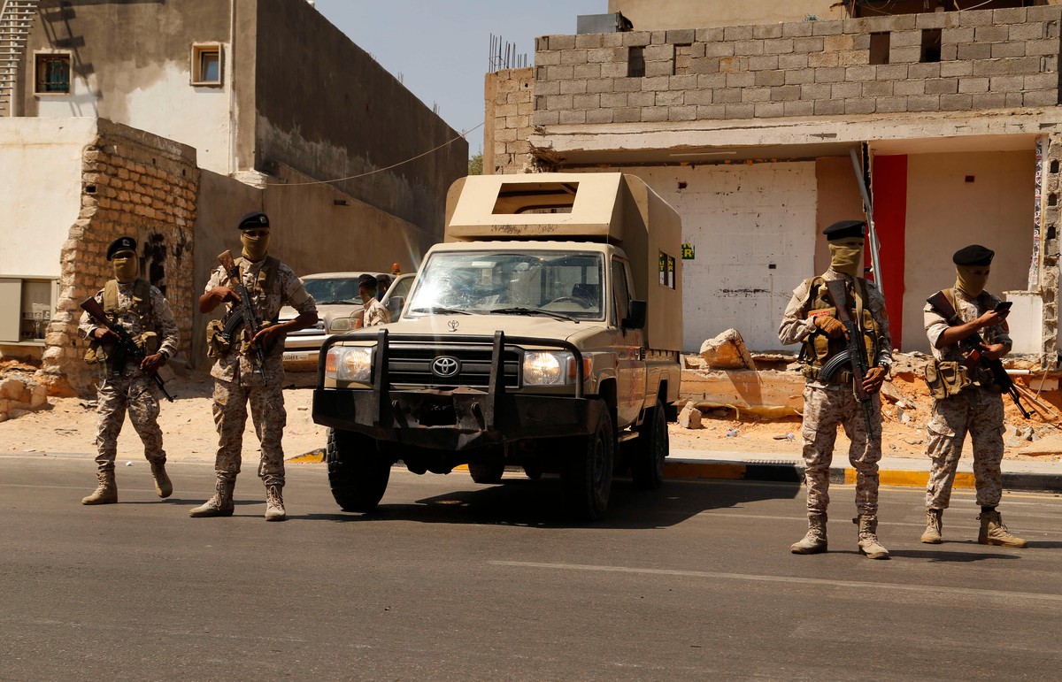 سطوة السلاح