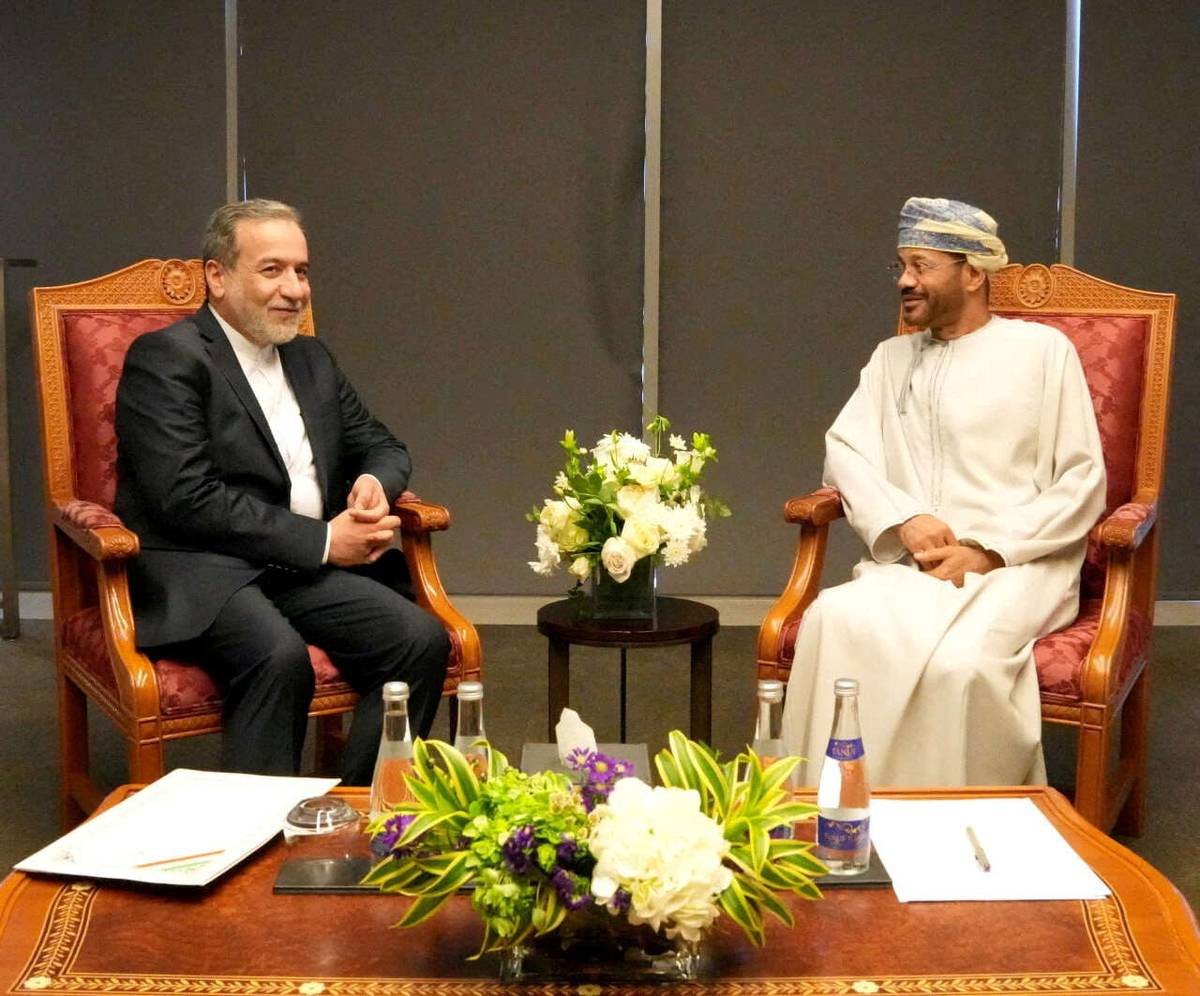 وزير الخارجية العماني السيد بدر البوسعيدي يستقبل وزير الخارجية الإيراني عباس عراقجي