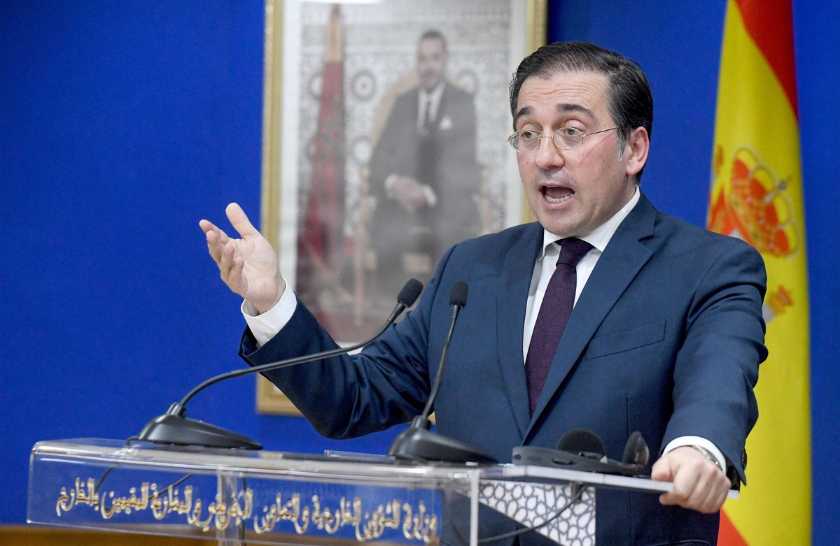 ألباريس: من غير المقبول أن يستمر الجمود إلى أجل غير مسمى