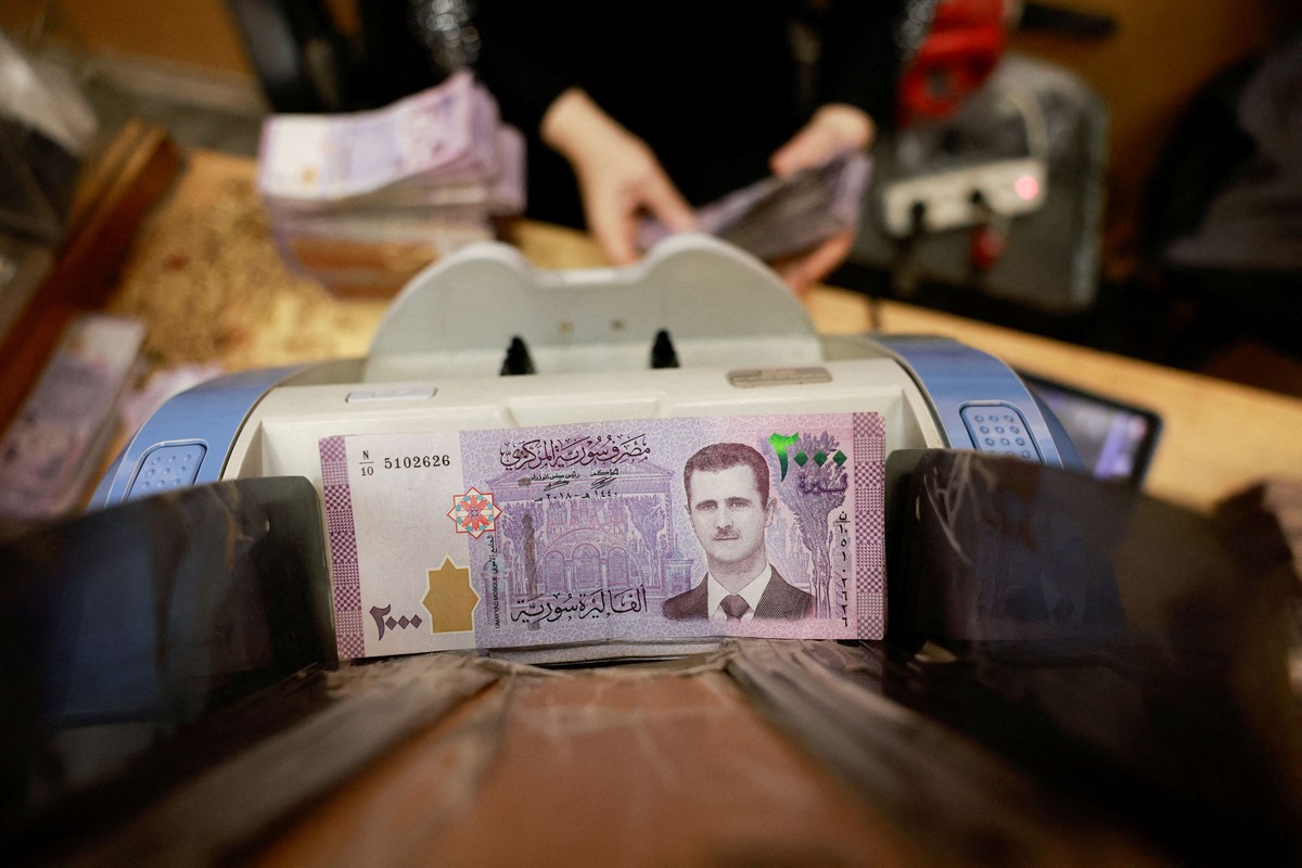 الحكومة السورية الجديدة طالبت باستعادة الاموال المهربة