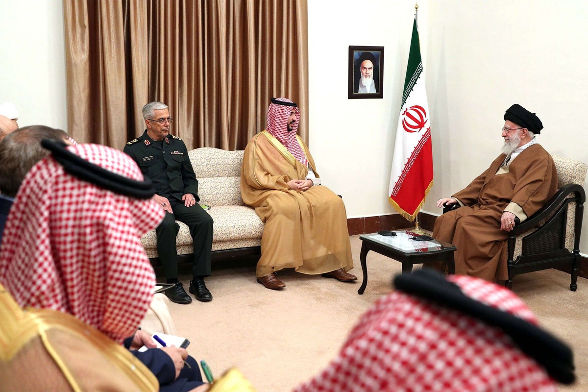 جهود سعودية لتجنيب المنطقة مخاطر التصعيد 
