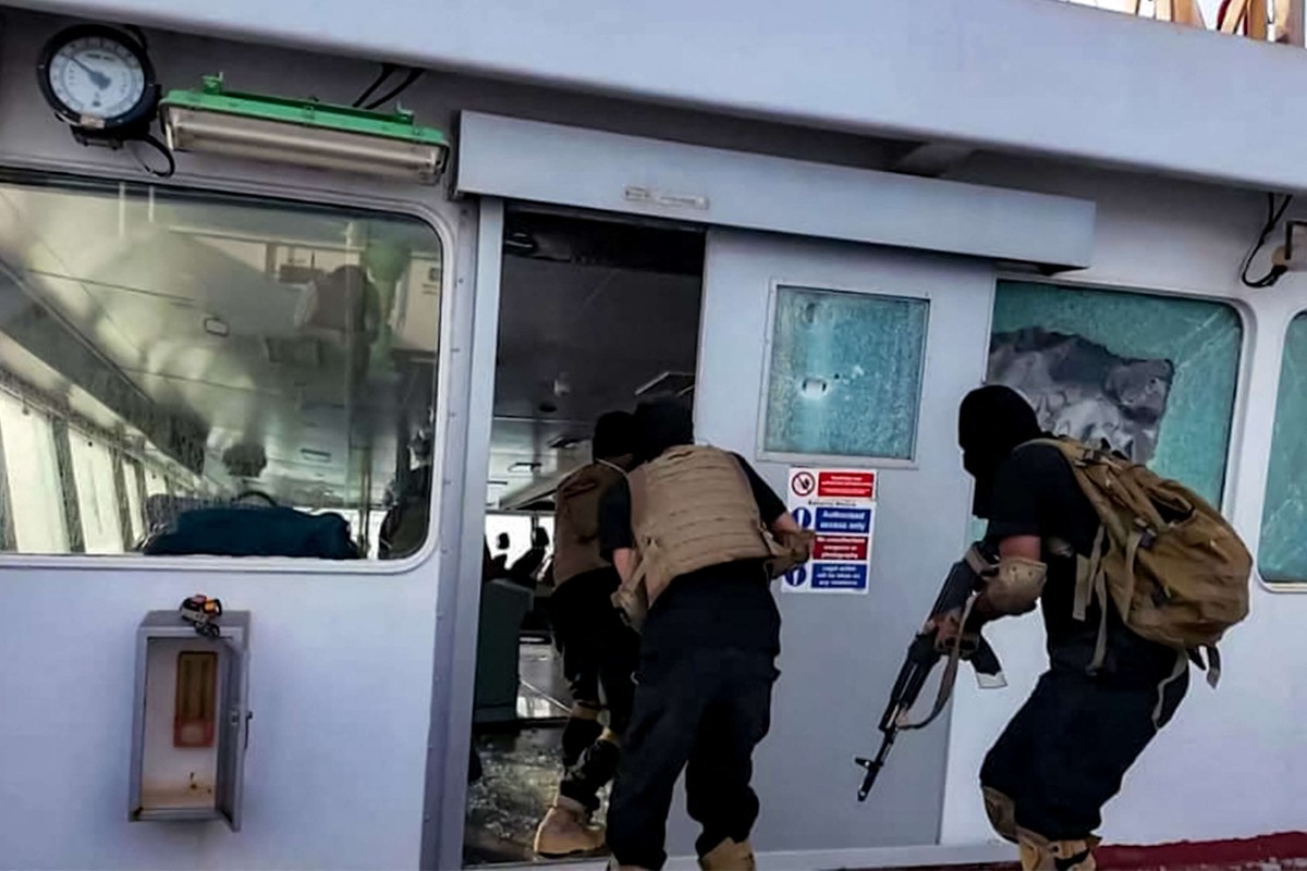 المتمردون في اليمن يقوضون حرية الملاحة  