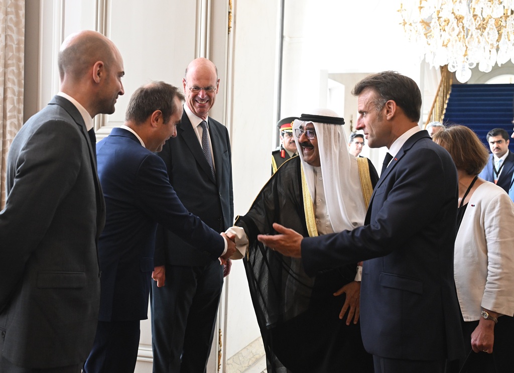 الشيخ مشعل يؤكد على أهمية دعم فرص الاستثمار في عدد من القطاعات الحيوية