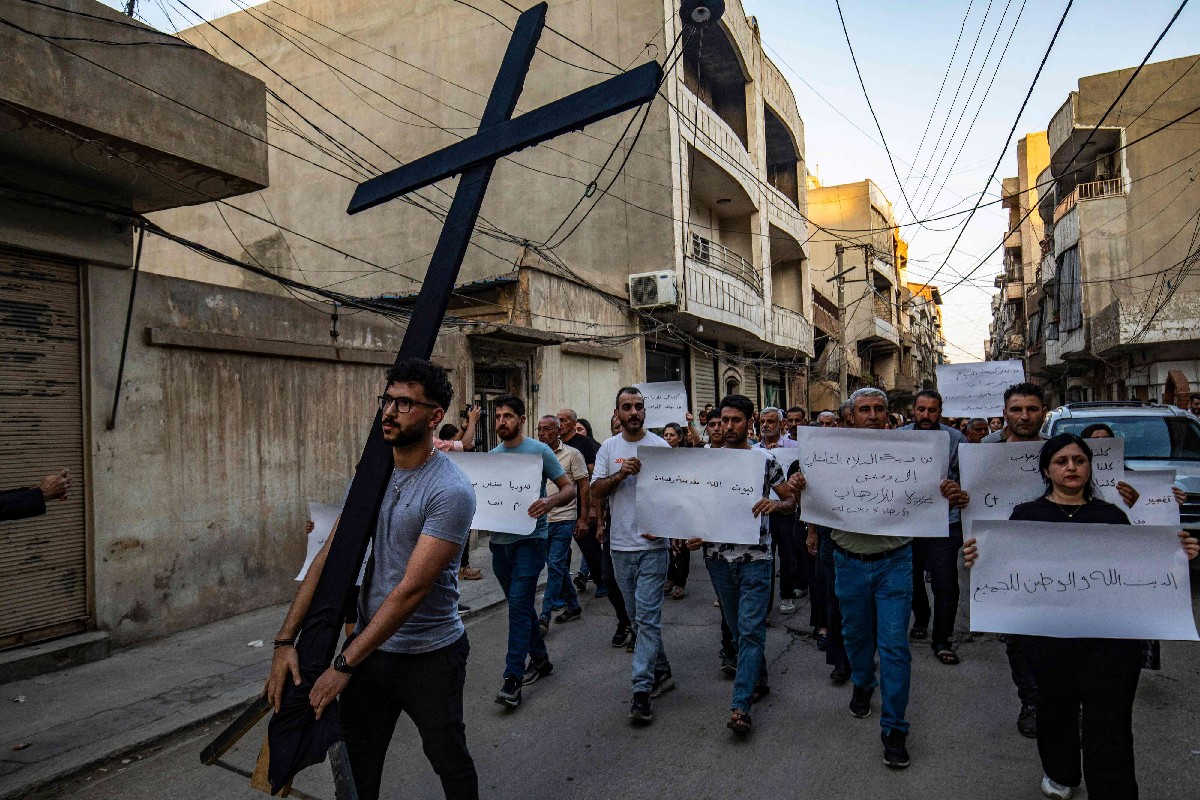  حماية دور العبادة ضرورة عاجلة