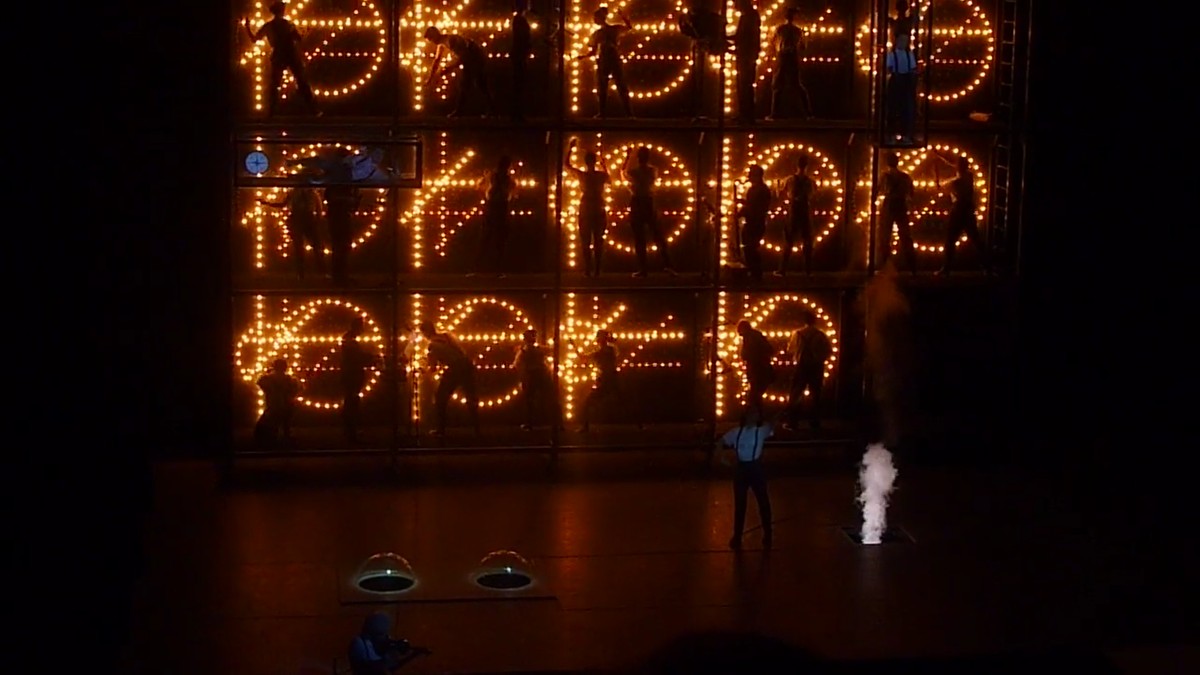 'اينشتاين-على-الشاطئ'