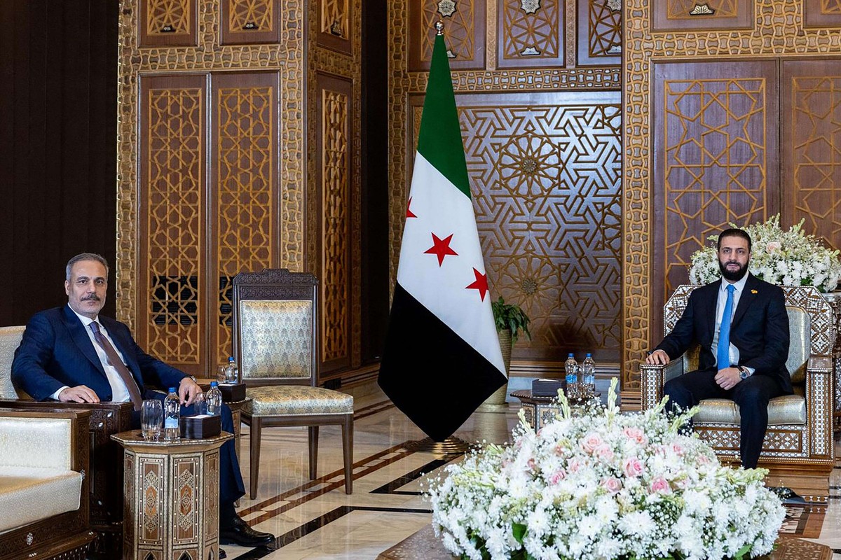 تركيا تعيد ترتيب أوراقها في سوريا بما يضمن حماية مصالحها وأمنها القومي