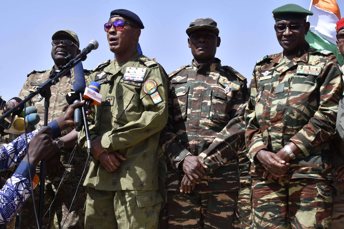 الاضطرابات تدفع دول الساحل إلى تبني خيارات عسكرية جديدة 