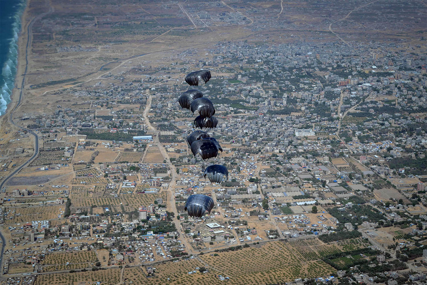 UAE airdrop of aid in Gaza