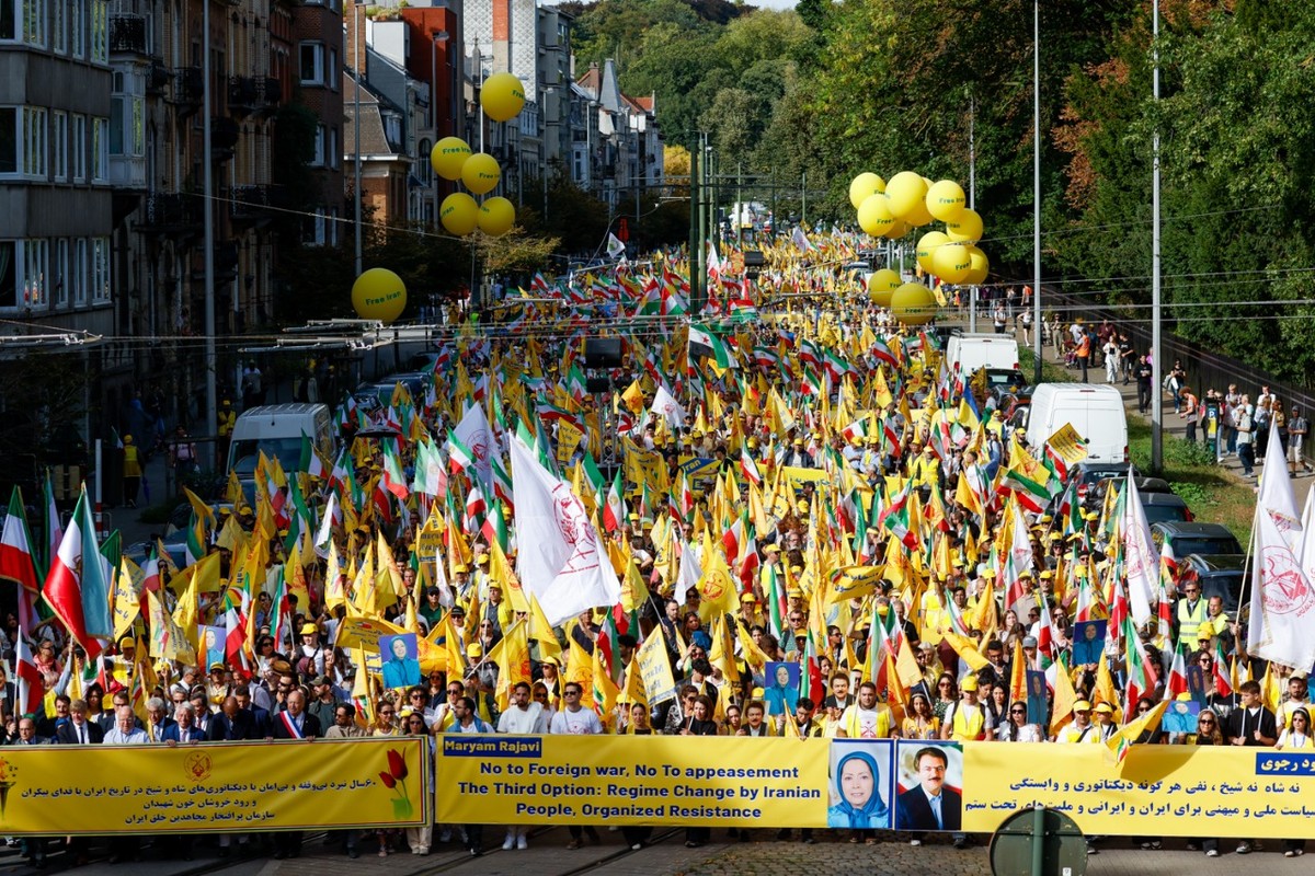 مظاهرة حاشدة في بروكسل في الذكرة الستين لتأسيس منظمة مجاهدي خلق