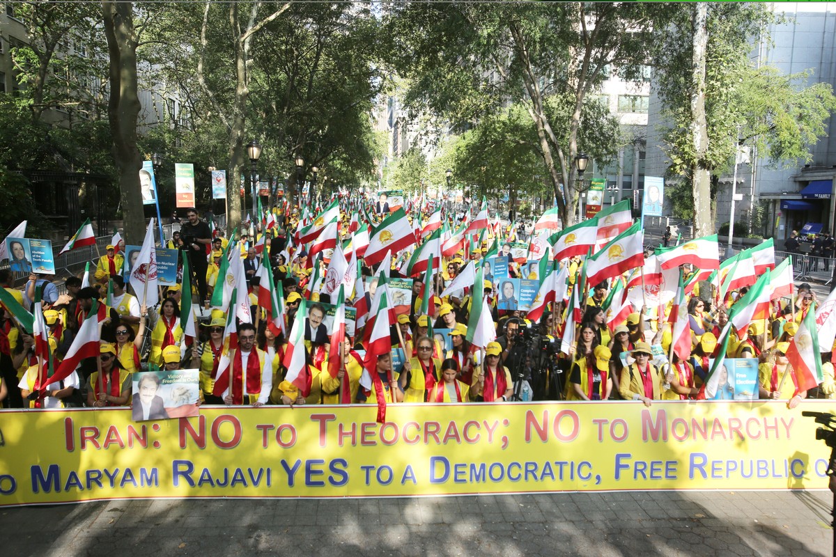 حراك مكثف للمعارضة الايرانية في الخارج