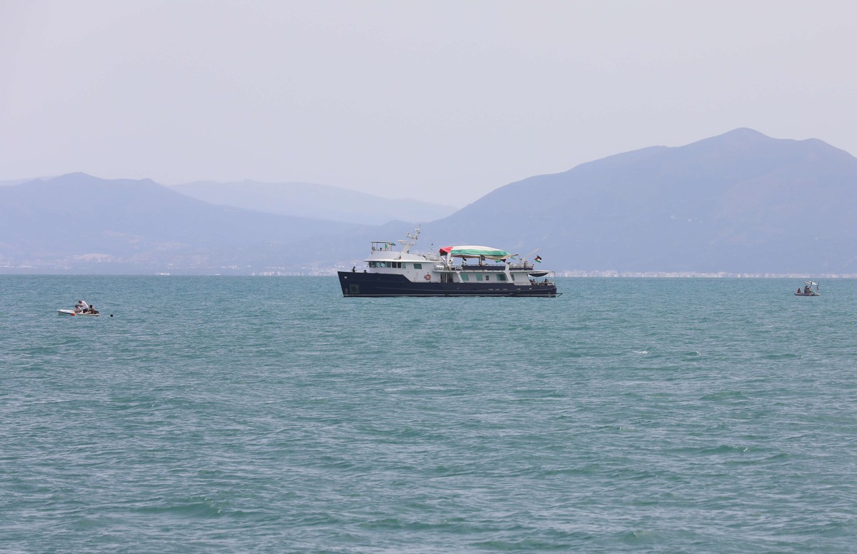 نشطاء من أسطول الصمود يصرون على الابحار نحو غزة رغم الحادث