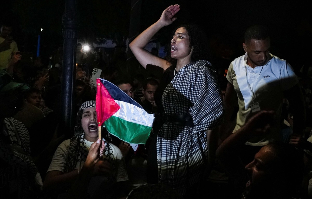 الناشطون في أسطول الصمود يصرون على الابحار رغم المخاطر