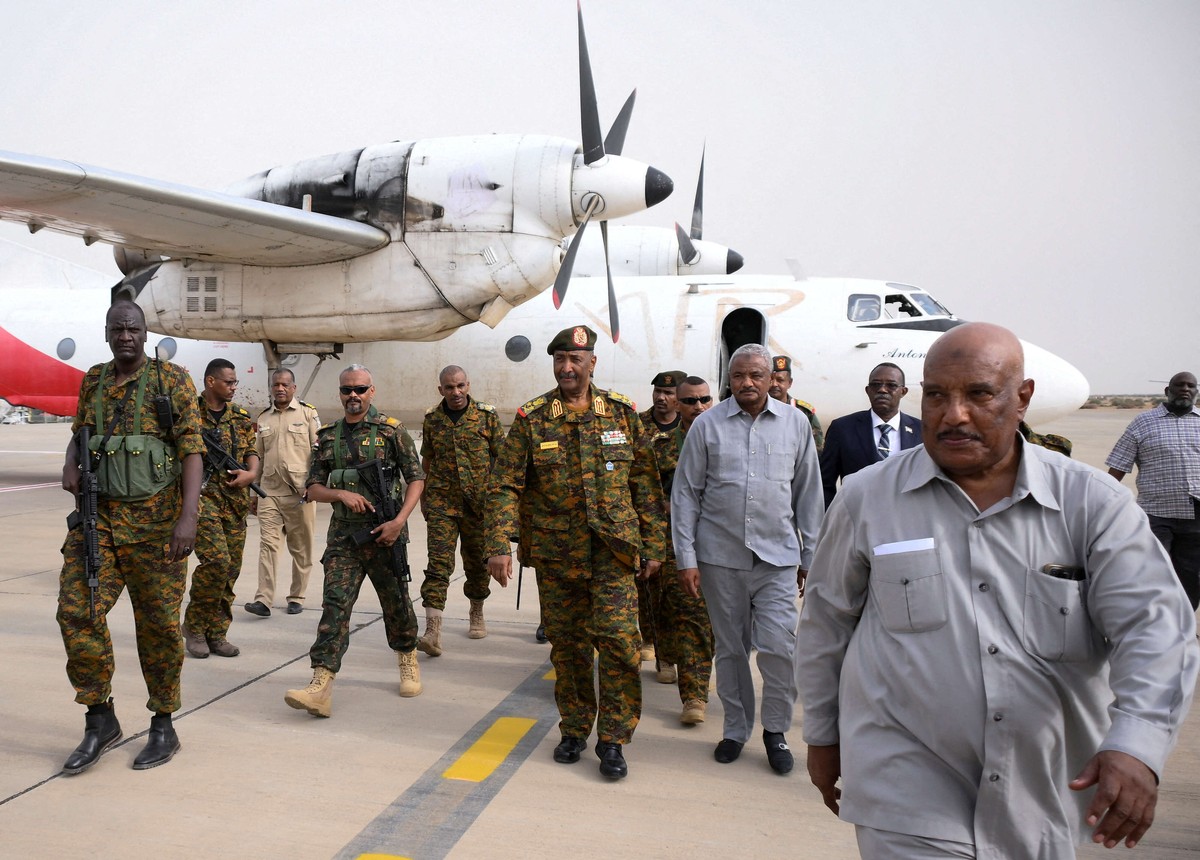 دعوى ستزيد من عزلة قادة الجيش السوداني