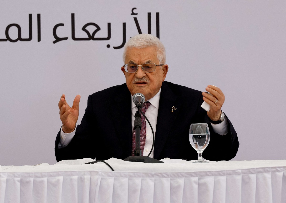 عباس حذر مرارا من تداعيات ضرب الاقتصاد الفلسطيني