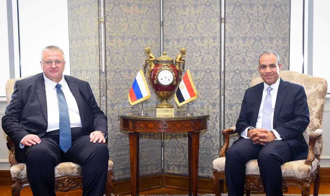 روسيا تعمل على استعادة نفوذها التقليدي في المنطقة وخاصة مصر