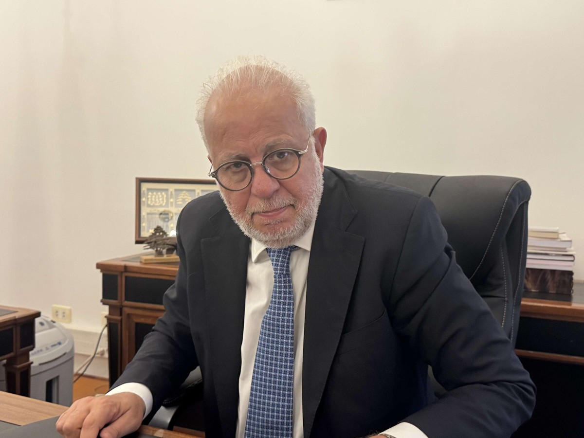 اتهامت للوزير نصار بالضغط على المحقق العدلي في الملف