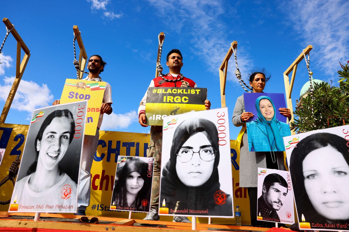 من يحاسب النظام الايراني عن جرائمه