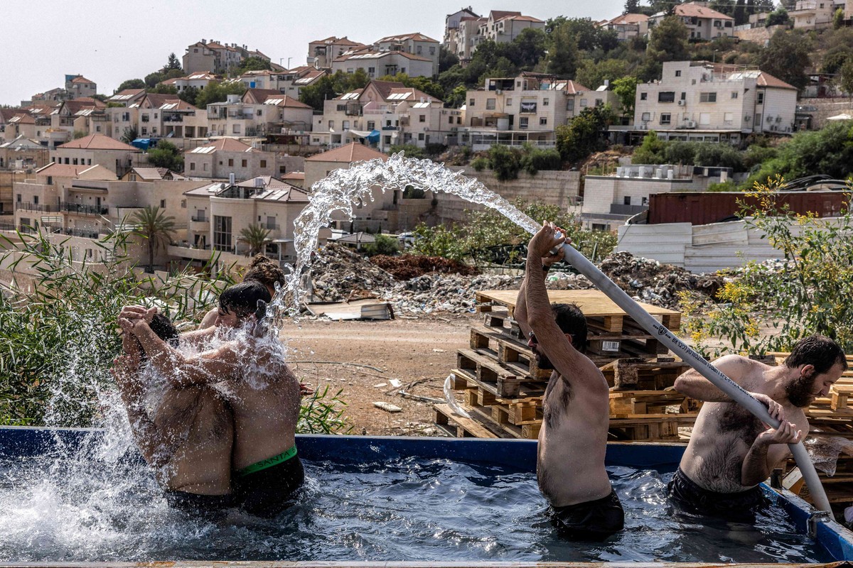 المستوطنون سيطروا على أغلب منابع المياه في الضفة