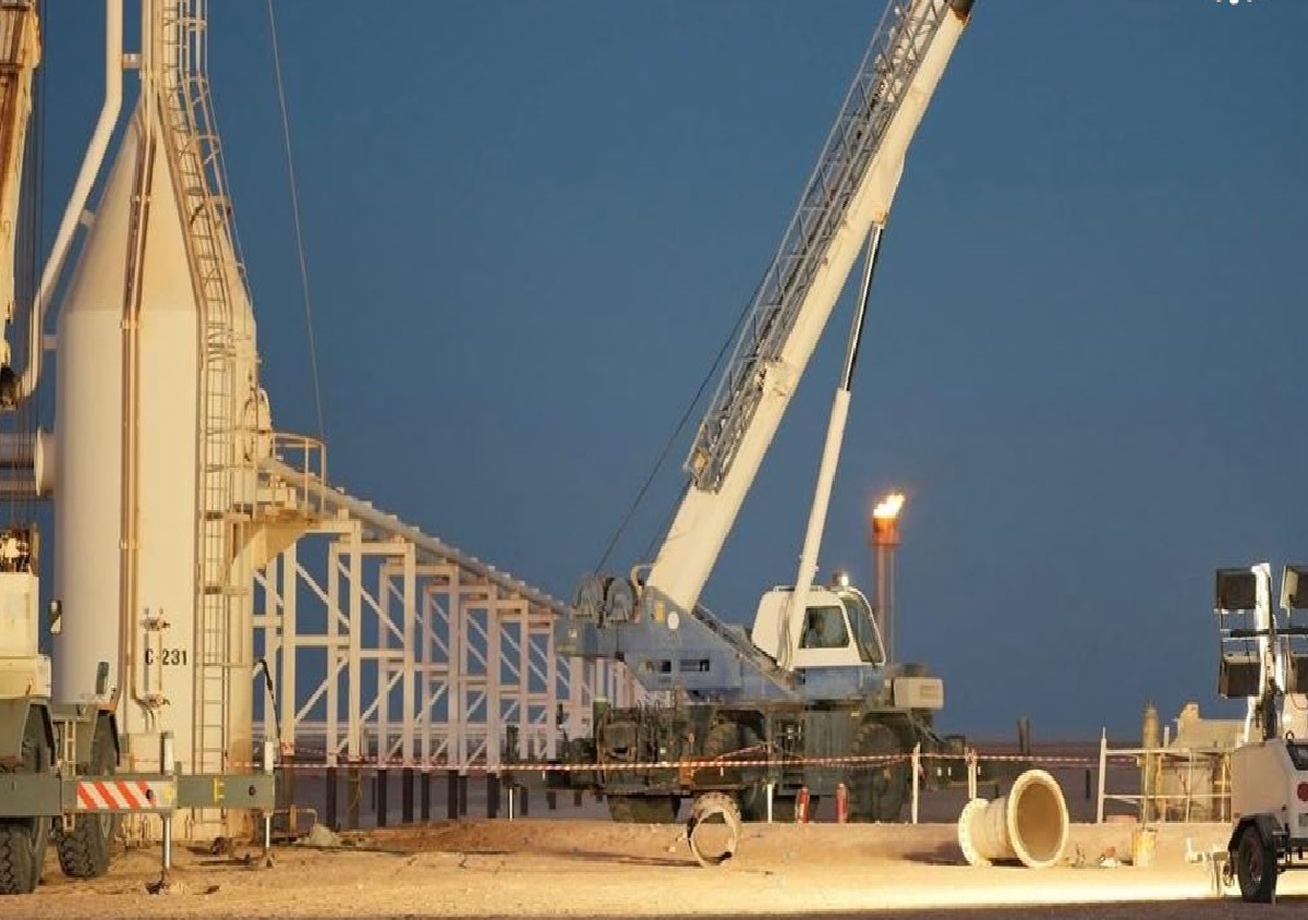 حكومة الشرق تدعم الهدف الوطني برفع إنتاج ليبيا من النفط والغاز