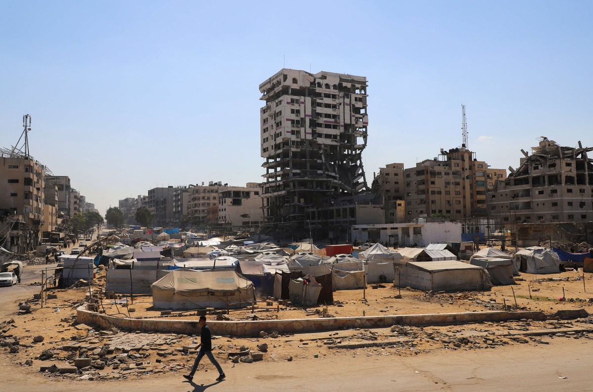 توقف الحرب يكشف عن دمار هائل في غزة