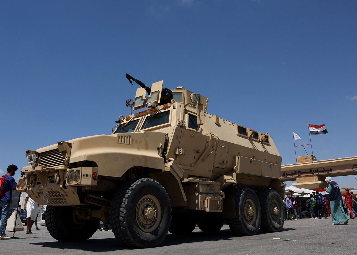 الجيش المصري عزز من تواجده على الحدود مع غزة واسرائيل