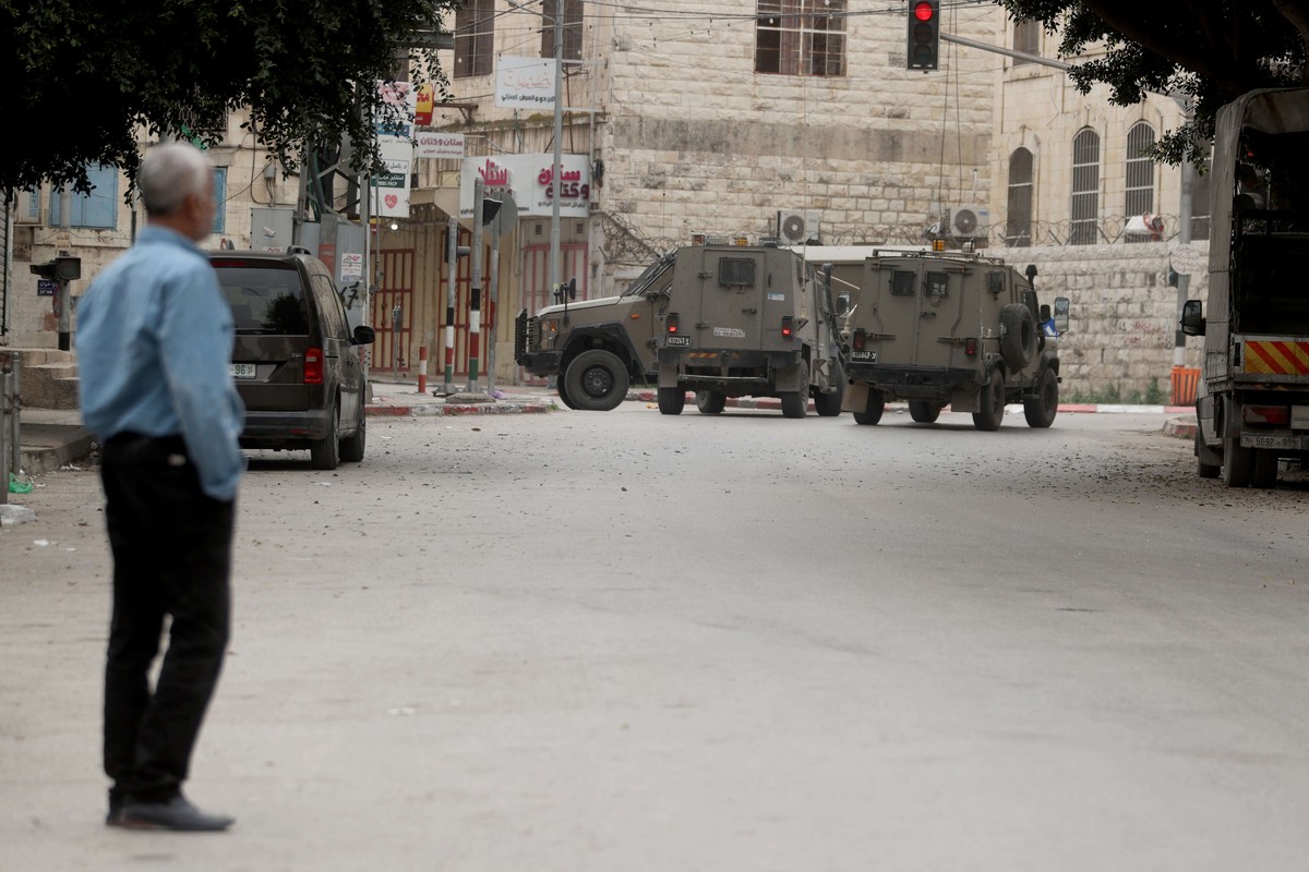 اسرائيل تقول انها تقوم مداهمات استباقية لإحباط هجمات