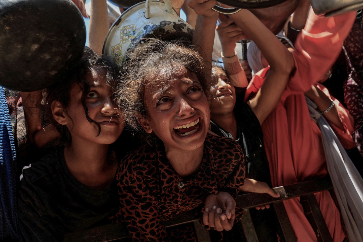 فجوة كبيرة بين مواقف حماس السياسية والواقع المعيشي والانساني