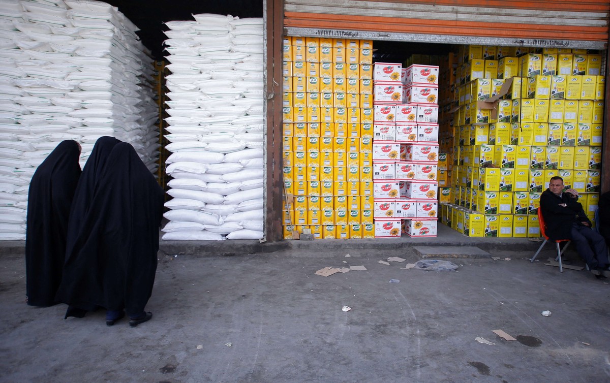 موائد العراقيين باتت امتدادًا مباشرًا لمصانع الجارتين تركيا وايران