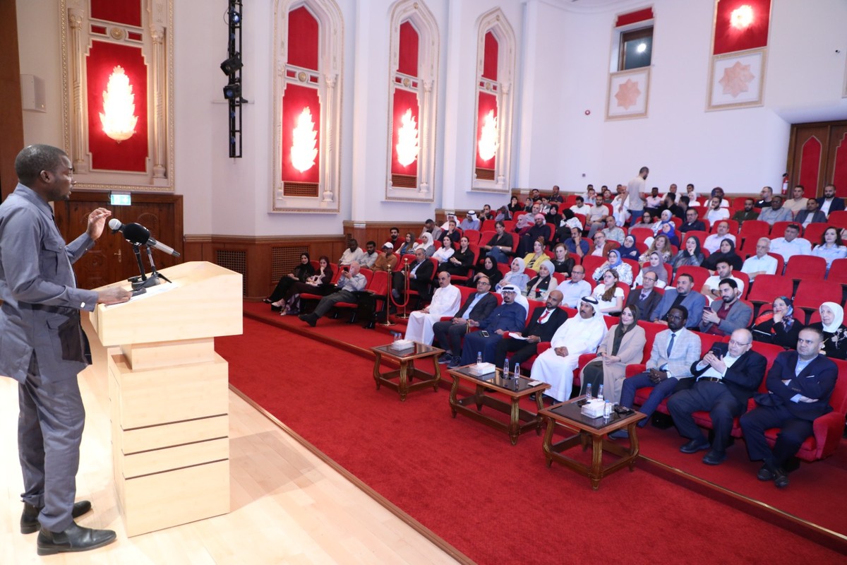 شعر يفيض محبة