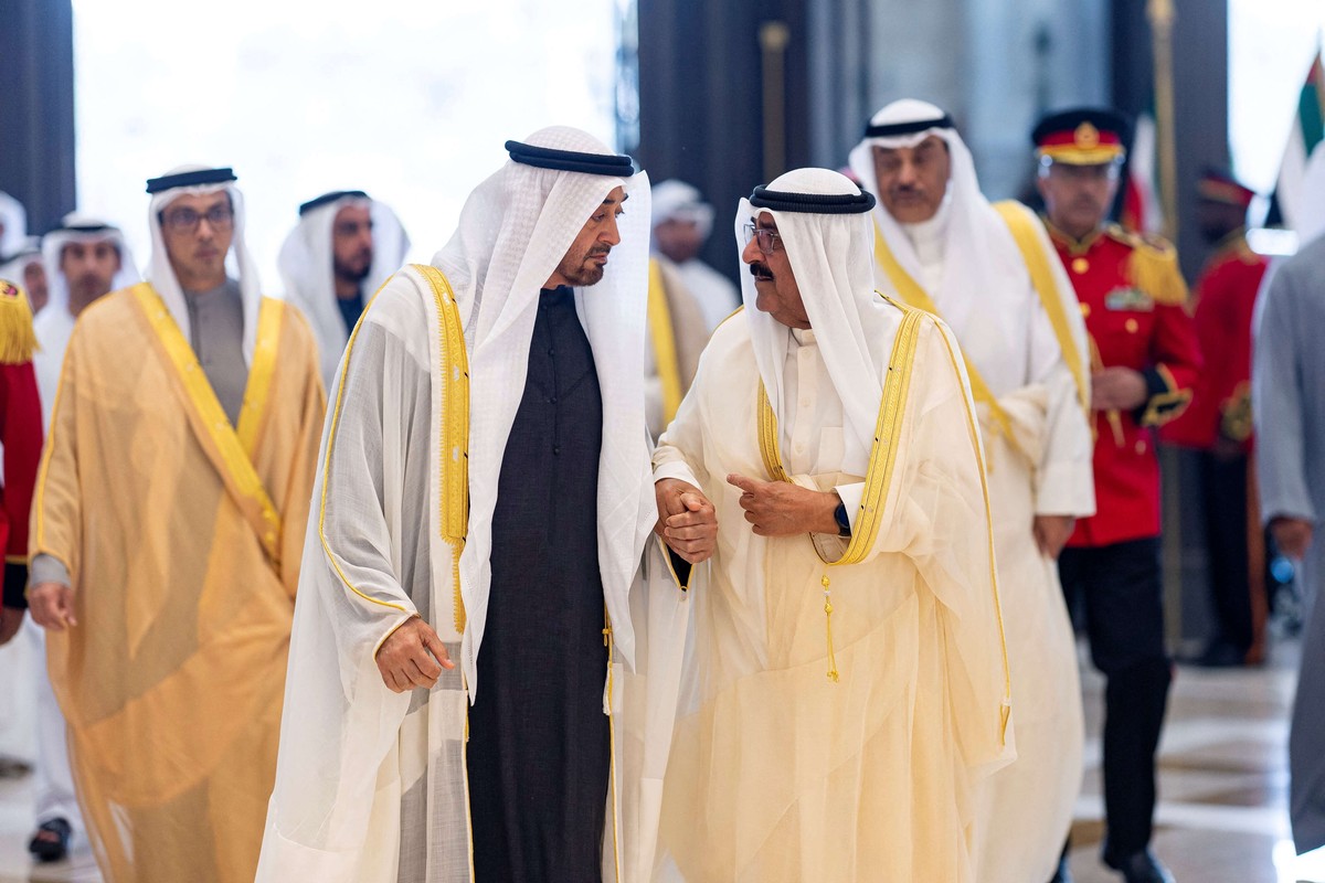 علاقة نموذجية 