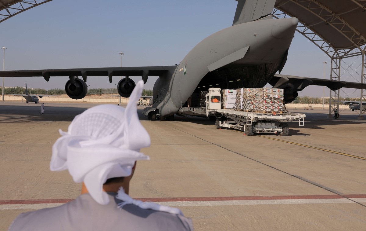  الإمارات لعبت ولا تزال دورًا محوريًا في تخفيف أزمات اليمن