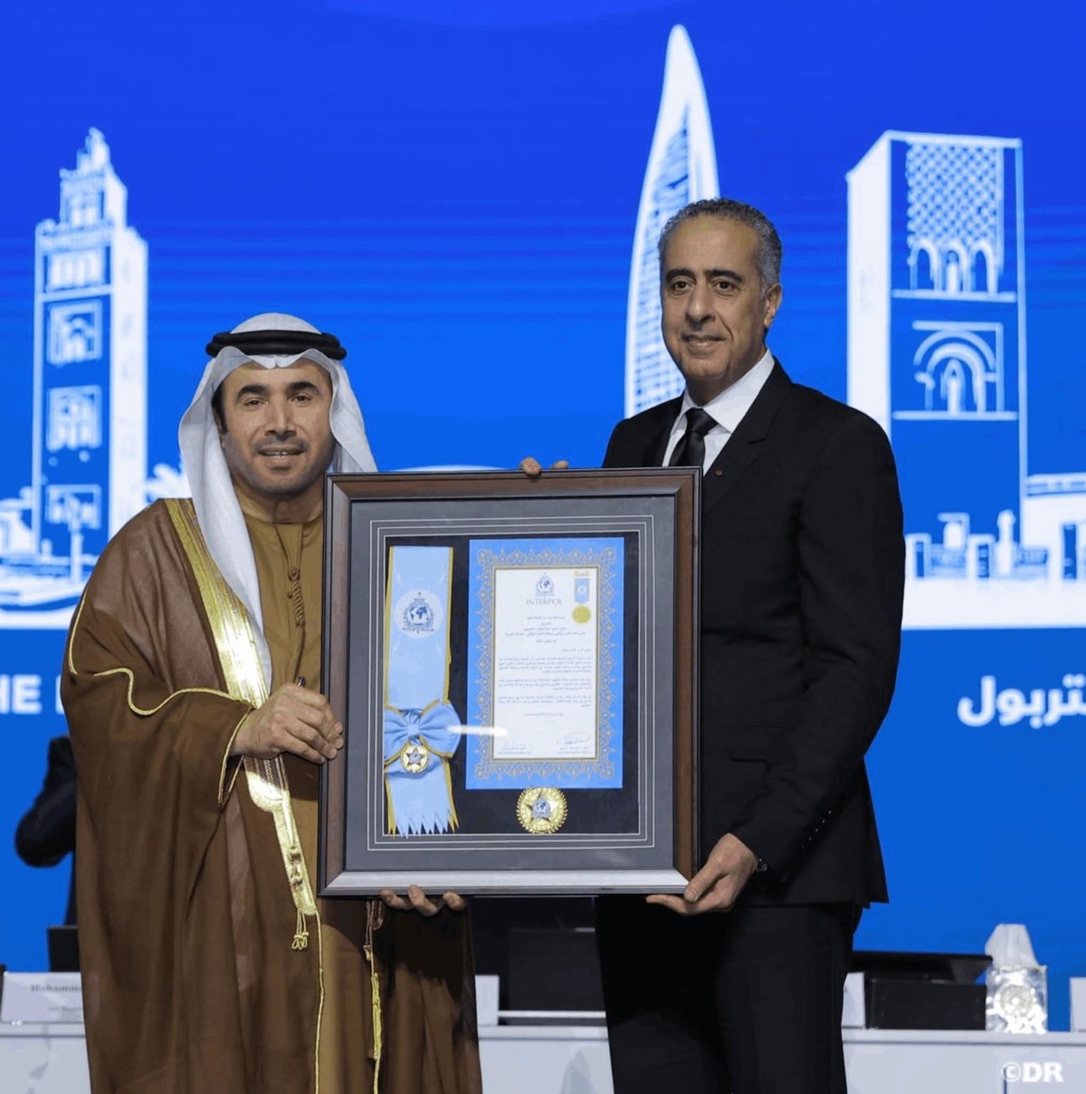 الانتربول يوشح حموشي بأرفع الأوسمة تكريما للمغرب ودوره الريادي في قضايا الأمن الاقليمي والدولي