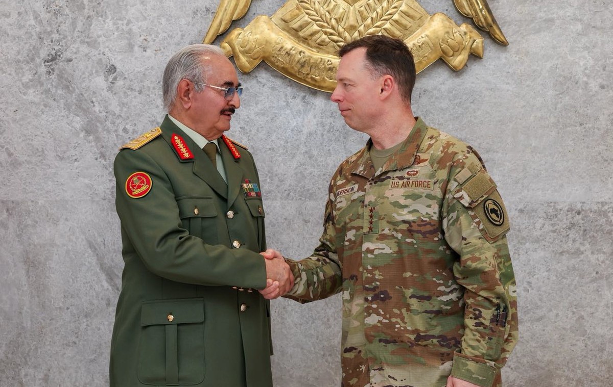 حفتر يعزز مكانته كشريك أساسي للقوى الكبرى 