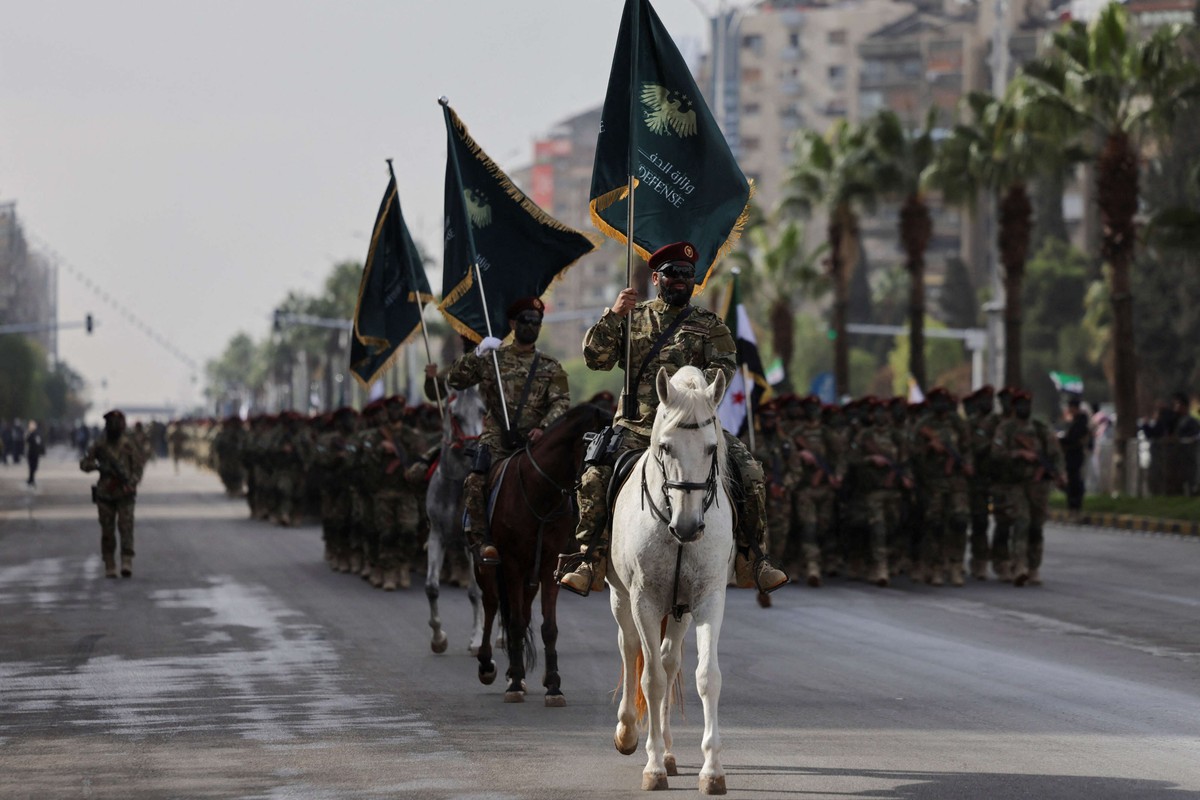 شكوك اسرائيل تجاه الجيش السوري الجديد تتزايد