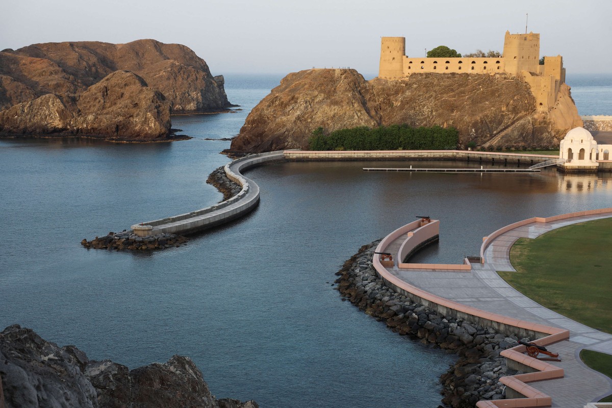 الانطلاقة من مسقط