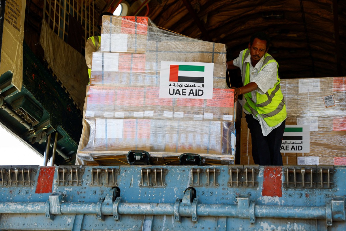 الإمارات كانت ولا تزال سباقة في مد يد العون للسودانيين 