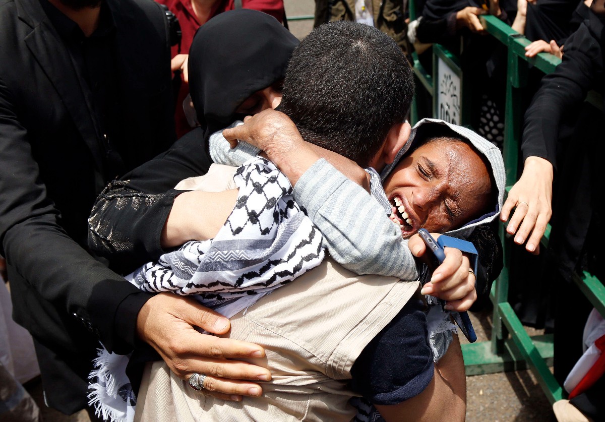 رسائل سياسية وراء أضخم عملية تبادل أسرى في اليمن