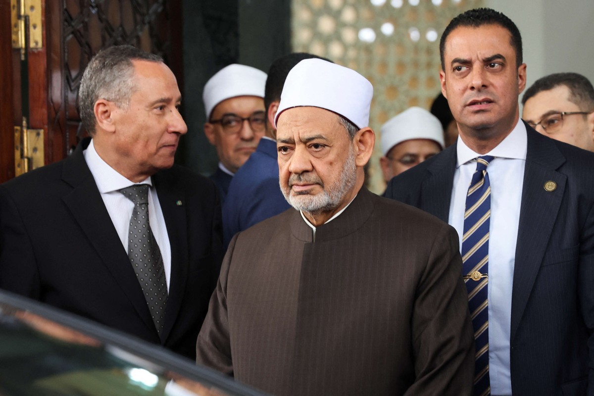 احمد الطيب يؤكد أن دعم الرئيس السيسي للأزهر لم يكن شكلياً