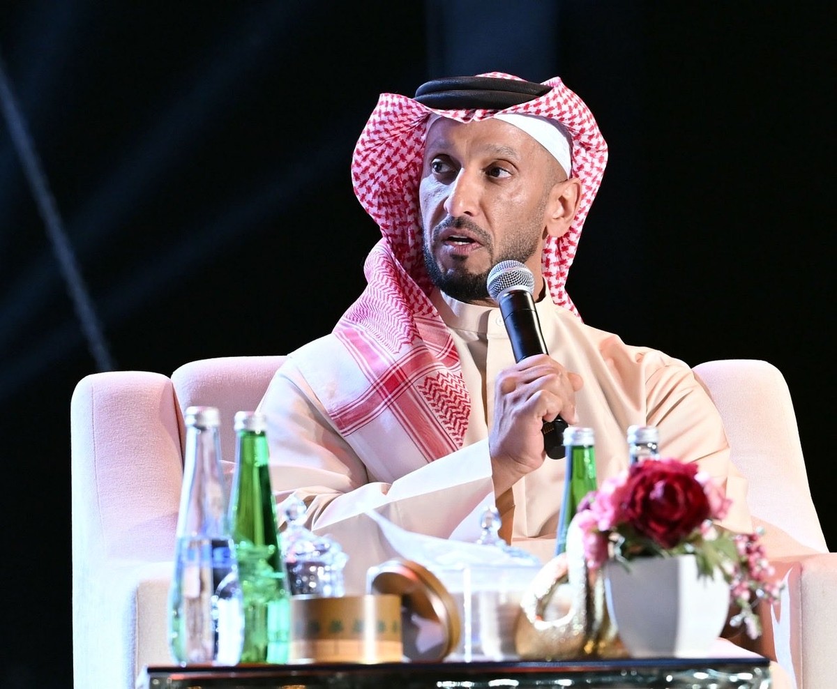 ثقة القيادة الإماراتية في الشيخ عبدالله تعكس رؤية راسخة في التجديد والتطوير