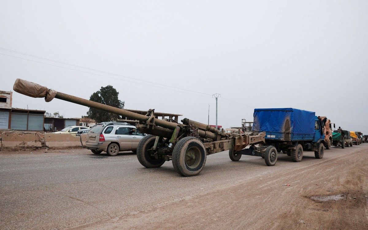 الجيش السوري يواصل بسط سيطرته على غرب نهر الفرات بعد انسحاب قسد