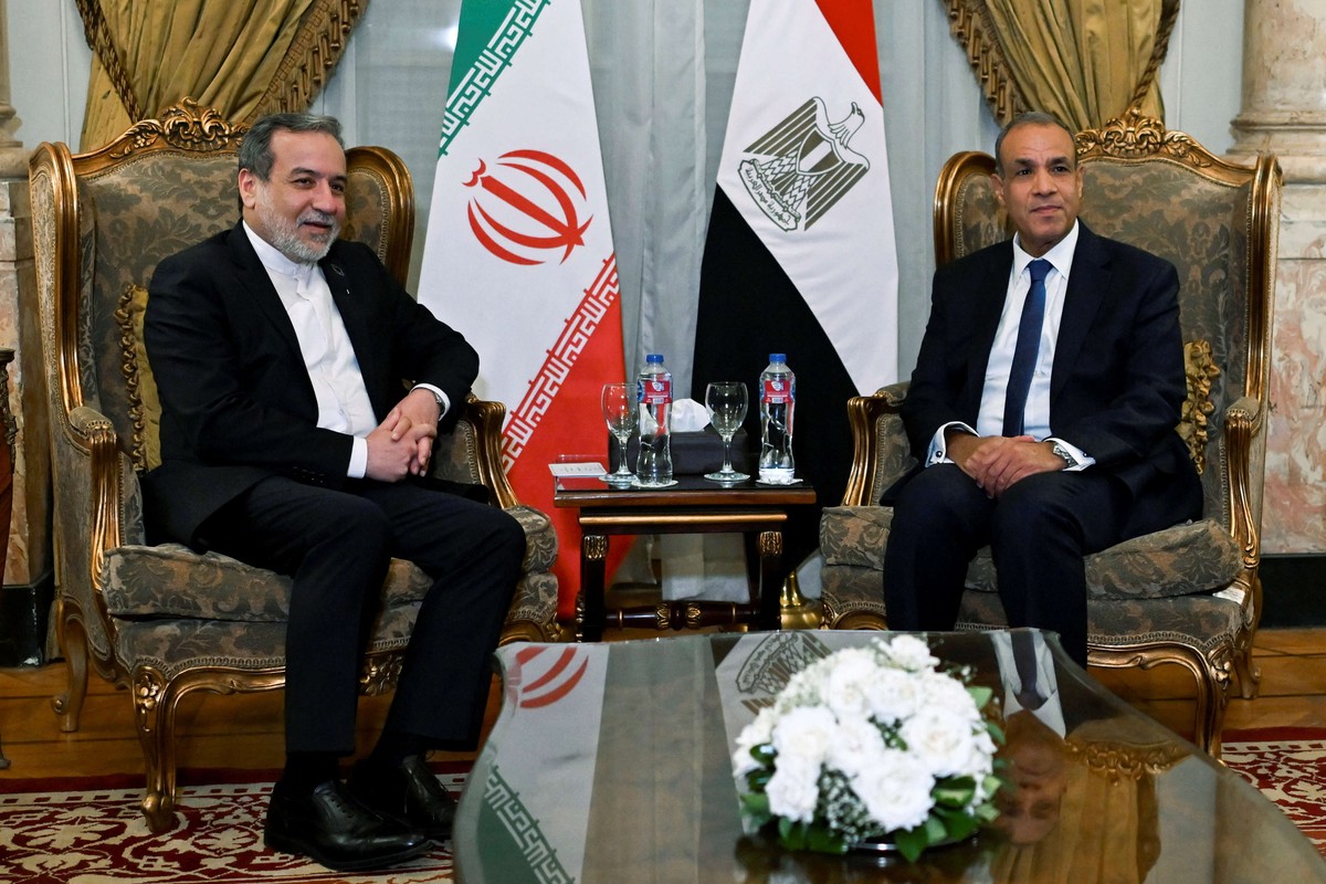  مصر لم ترفع عينيها عن إيران لحظة، في حالات الوئام والخلاف والحذر