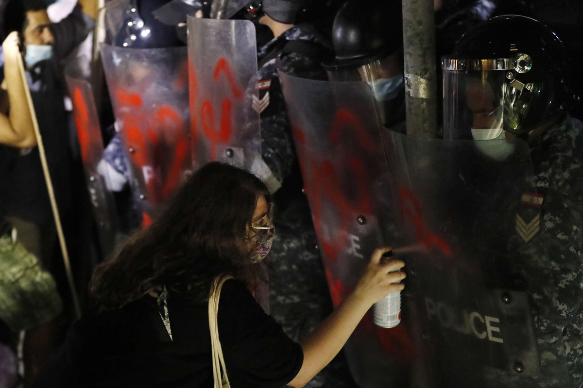 شعوب تدفع الثمن استقرارا وهوية